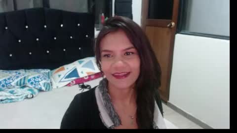 maidy_19 online show from October 15, 2025, 12:00 am