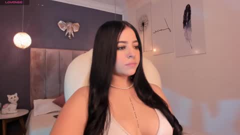 Snapshot of maiiitee_ chatting on December 6, 2024, 2:38 pm Mait online show from December 6, 2024, 2:38 pm