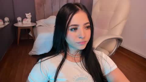 Snapshot of maiiitee_ chatting on December 17, 2024, 6:09 pm Mait online show from December 17, 2024, 6:09 pm