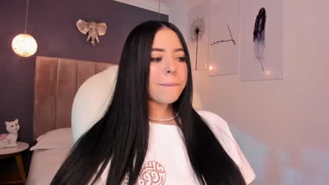 Snapshot of maiiitee_ chatting on January 19, 2025, 2:49 pm Mait online show from January 19, 2025, 2:49 pm