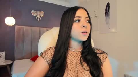 Snapshot of maiiitee_ chatting on February 9, 2025, 12:39 am Mait online show from February 9, 2025, 12:39 am