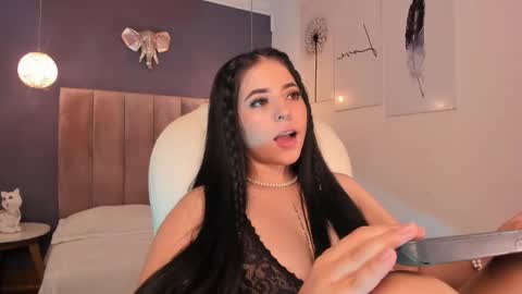 Snapshot of maiiitee_ chatting on February 12, 2025, 9:43 pm Mait online show from February 12, 2025, 9:43 pm