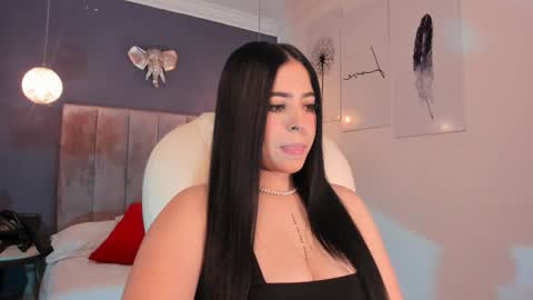 Snapshot of maiiitee_ chatting on February 17, 2025, 1:42 pm Mait online show from February 17, 2025, 1:42 pm