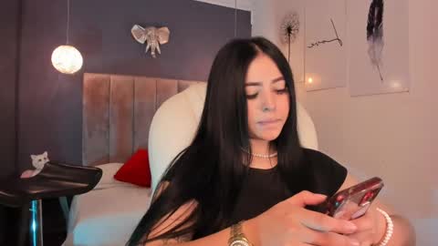 Snapshot of maiiitee_ chatting on February 20, 2025, 4:36 pm Mait online show from February 20, 2025, 4:36 pm