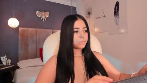 Snapshot of maiiitee_ chatting on February 21, 2025, 4:16 pm Mait online show from February 21, 2025, 4:16 pm