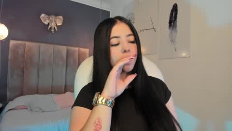 Snapshot of maiiitee_ chatting on March 9, 2025, 2:54 pm Mait online show from March 9, 2025, 2:54 pm