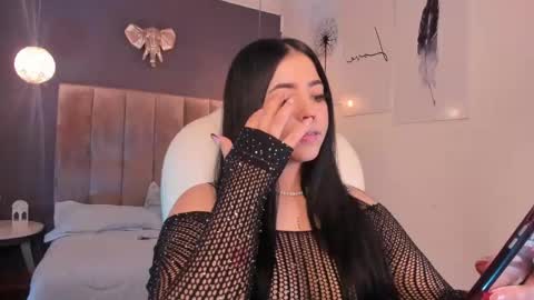 Snapshot of maiiitee_ chatting on March 12, 2025, 4:24 pm Mait online show from March 12, 2025, 4:24 pm