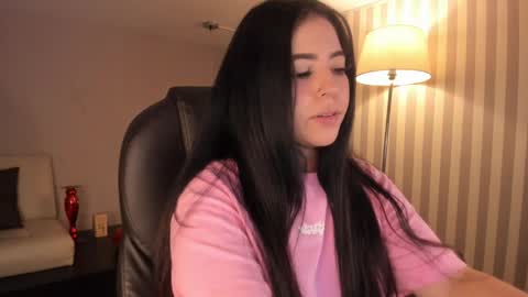 Snapshot of maiiitee_ chatting on September 8, 2025, 3:22 pm Mait online show from September 8, 2025, 3:22 pm