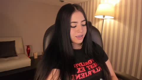 Snapshot of maiiitee_ chatting on September 12, 2025, 1:11 pm Mait online show from September 12, 2025, 1:11 pm