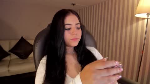 Snapshot of maiiitee_ chatting on October 3, 2025, 2:08 am Mait online show from October 3, 2025, 2:08 am