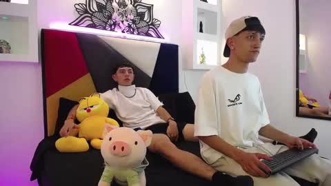 Maiky Cooper online show from February 25, 2025, 4:03 am