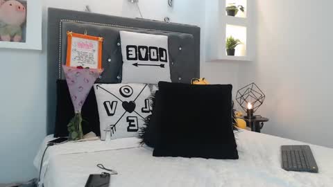 Maiky Cooper online show from March 12, 2025, 8:08 am