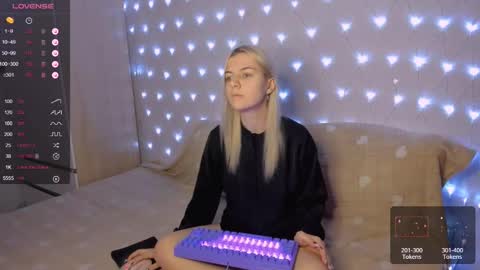 Your kitty online show from February 22, 2025, 3:47 pm