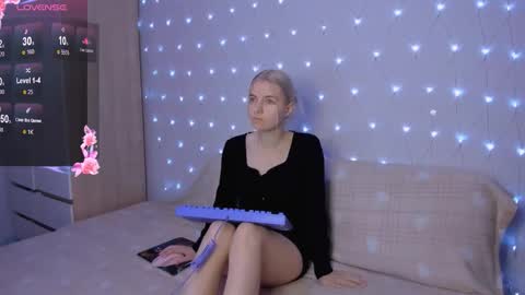 Your kitty online show from September 11, 2025, 3:34 pm