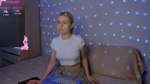 Your kitty online show from October 21, 2025, 3:57 pm