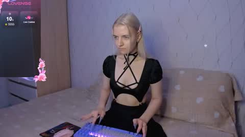 Your kitty online show from November 1, 2025, 2:24 am