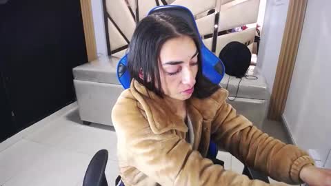 Maily online show from December 18, 2025, 2:50 am