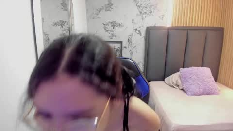  M A I L Y  online show from November 20, 2025, 1:55 pm