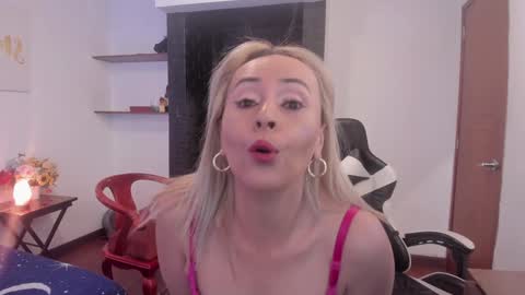 Carolina Barrantes Munera online show from January 22, 2025, 11:34 am