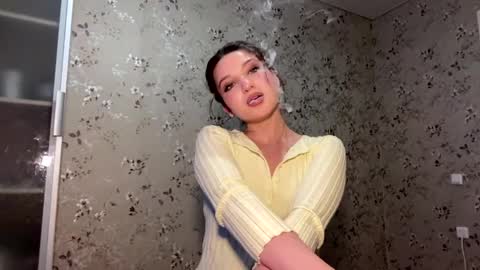 DIna online show from April 20, 2026, 3:15 pm