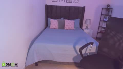 Maite online show from November 21, 2025, 9:46 pm