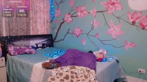Snapshot of maite_loves chatting on December 6, 2024, 11:33 am Maite online show from December 6, 2024, 11:33 am