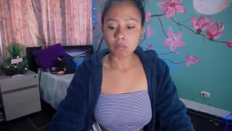 Snapshot of maite_loves chatting on December 31, 2024, 12:25 pm Maite online show from December 31, 2024, 12:25 pm