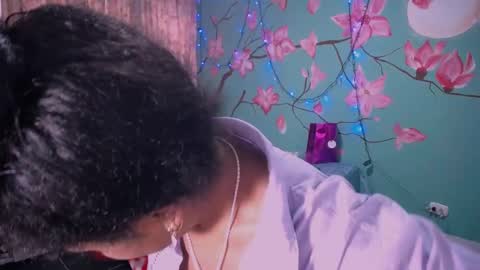 Snapshot of maite_loves chatting on February 15, 2025, 12:11 pm Maite online show from February 15, 2025, 12:11 pm