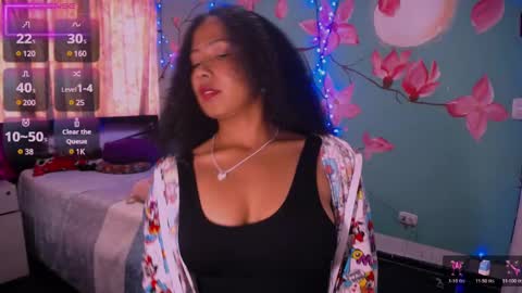 Snapshot of maite_loves chatting on February 18, 2025, 6:47 pm Maite online show from February 18, 2025, 6:47 pm