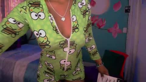 Snapshot of maite_loves chatting on February 28, 2025, 12:31 pm Maite online show from February 28, 2025, 12:31 pm