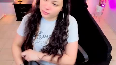 MAITE STONE1 online show from October 23, 2025, 3:17 am