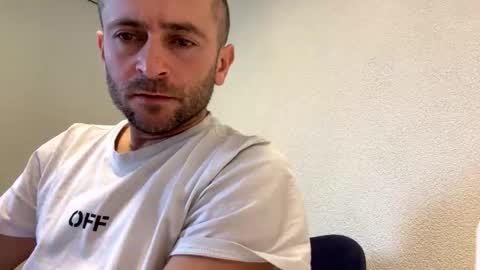 majest1k online show from April 19, 2026, 1:43 pm