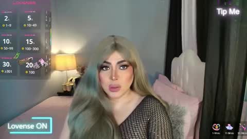 majestydannaxx online show from December 17, 2025, 3:12 am