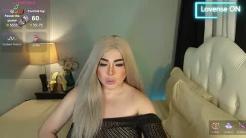 Snapshot of majestydannaxx chatting on July 2, 2026, 2:33 am majestydannaxx online show from July 2, 2026, 2:33 am
