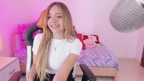 Snapshot of majo_gomez chatting on March 12, 2025, 3:40 pm Majo online show from March 12, 2025, 3:40 pm