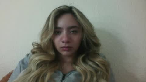 majo_gomezz online show from November 26, 2025, 11:17 pm