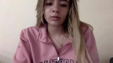 Snapshot of majo_gomezz chatting on April 27, 2026, 3:04 am majo_gomezz online show from April 27, 2026, 3:04 am