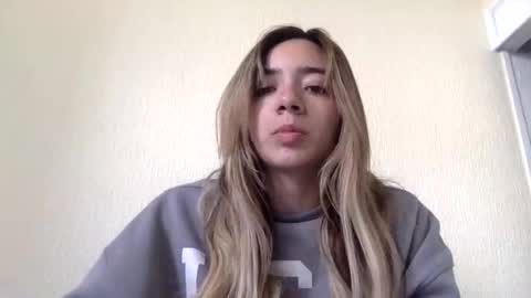 Snapshot of majo_gomezz chatting on May 6, 2026, 3:28 pm majo_gomezz online show from May 6, 2026, 3:28 pm