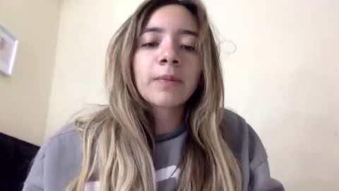 Snapshot of majo_gomezz chatting on May 7, 2026, 3:45 am majo_gomezz online show from May 7, 2026, 3:45 am