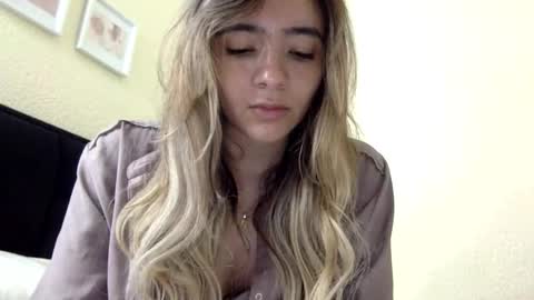 Snapshot of majo_gomezz chatting on June 4, 2026, 4:18 am majo_gomezz online show from June 4, 2026, 4:18 am