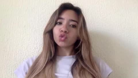 Snapshot of majo_gomezz chatting on June 10, 2026, 4:50 pm majo_gomezz online show from June 10, 2026, 4:50 pm