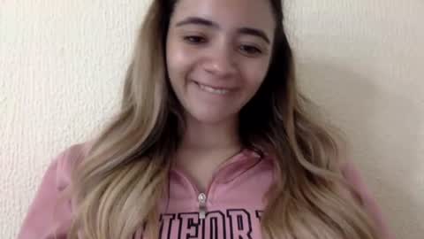 Snapshot of majo_gomezz chatting on June 20, 2026, 12:03 am majo_gomezz online show from June 20, 2026, 12:03 am