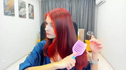 Chloe online show from February 24, 2025, 9:43 am