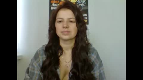 make_mesmile online show from November 26, 2025, 6:58 am