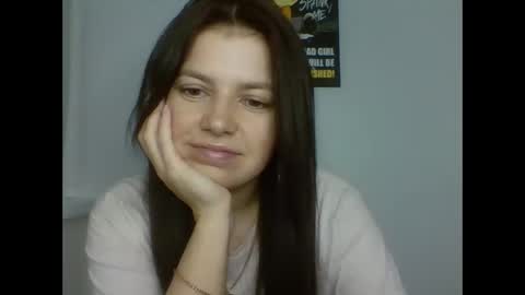 make_mesmile online show from December 18, 2025, 7:42 pm