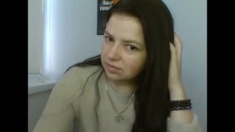 make_mesmile online show from February 19, 2026, 7:04 am