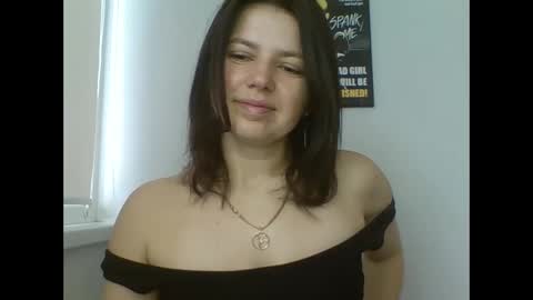 make_mesmile online show from March 22, 2026, 7:56 am