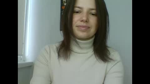 make_mesmile online show from April 8, 2026, 6:35 am