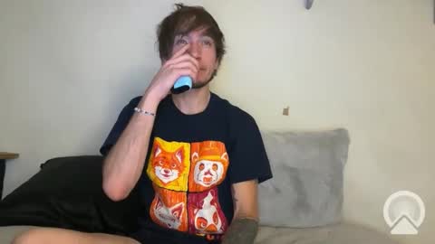 Snapshot of makeithott chatting on December 18, 2024, 1:02 pm makeithott online show from December 18, 2024, 1:02 pm