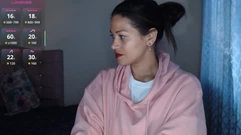 MAKENNAA online show from November 4, 2025, 10:47 am